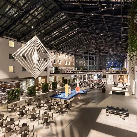 Estrel 4* Berlin
