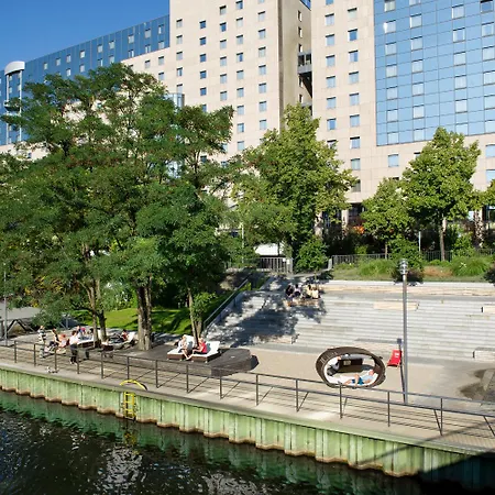 Szálloda Estrel Berlin