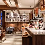 Estrel 4* Berlin
