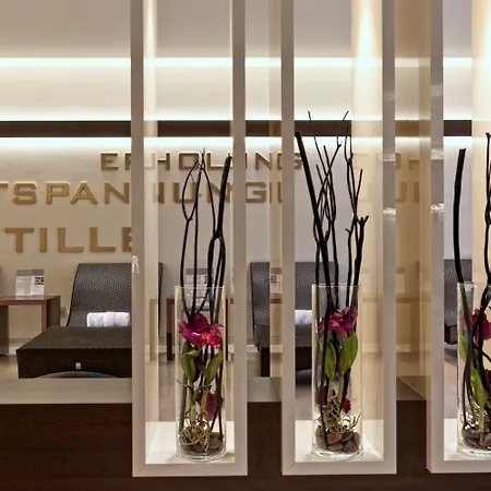 Estrel Hotel 4*